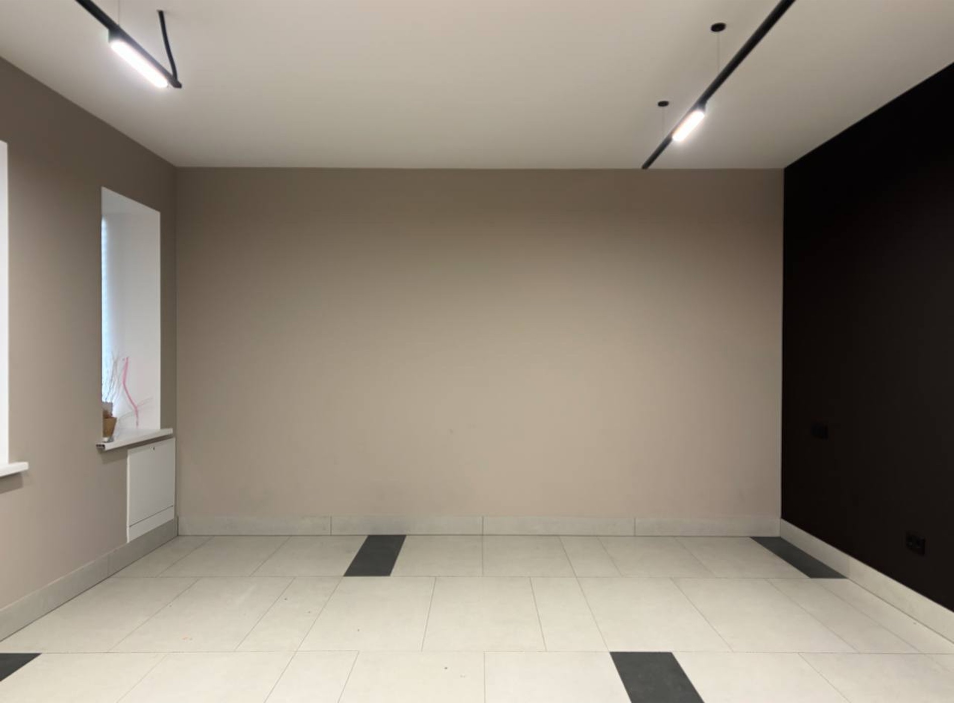 Зал свободного назначения — 06 empty room front