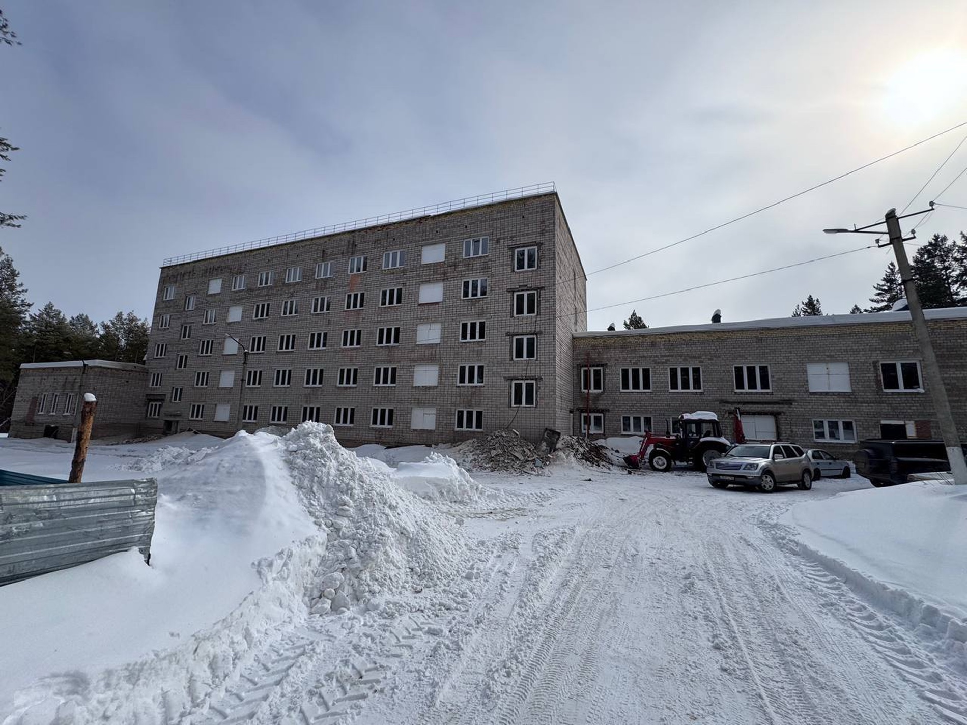 Реновация санатория в жилой комплекс — 03 existing building before